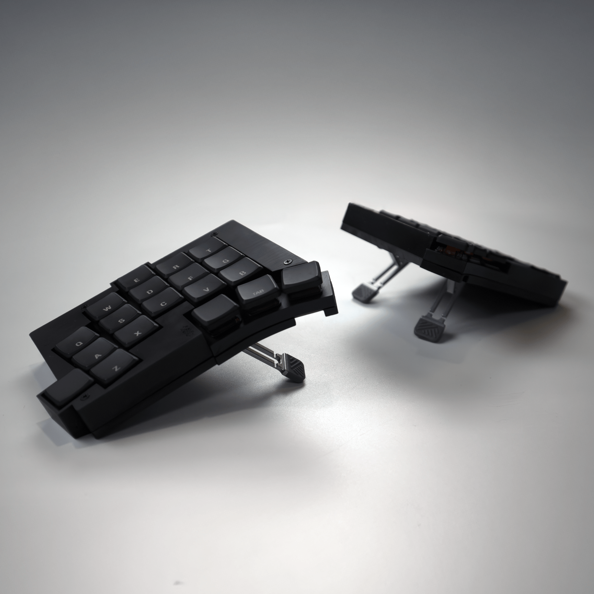 GEIST Totem Pre-Built Keyboard With Tenting