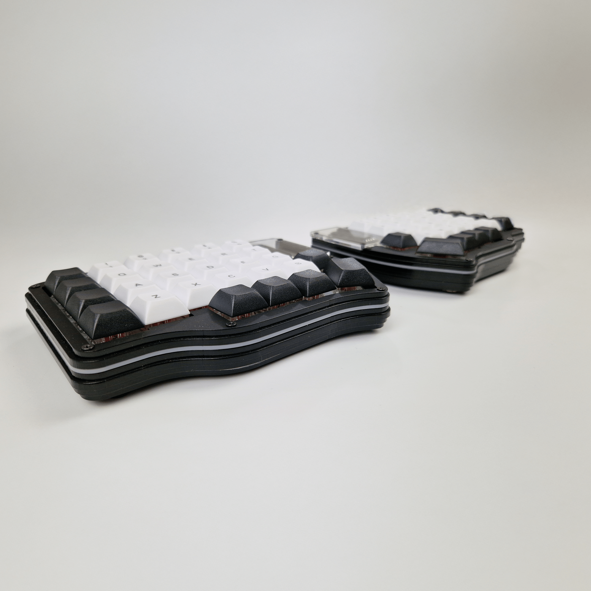 Lily58 Acrylic Wave Case - Mechboards